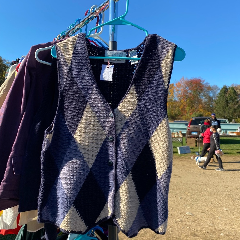 Vintage patterned sweater vest!